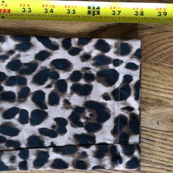 REFORMATION Leopard Print Straight Leg Jeans Pants Women's Size 24 - Picture 7 of 9